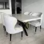 Comedor de Lujo con Diseño Curvo y Mármol Sintetizado